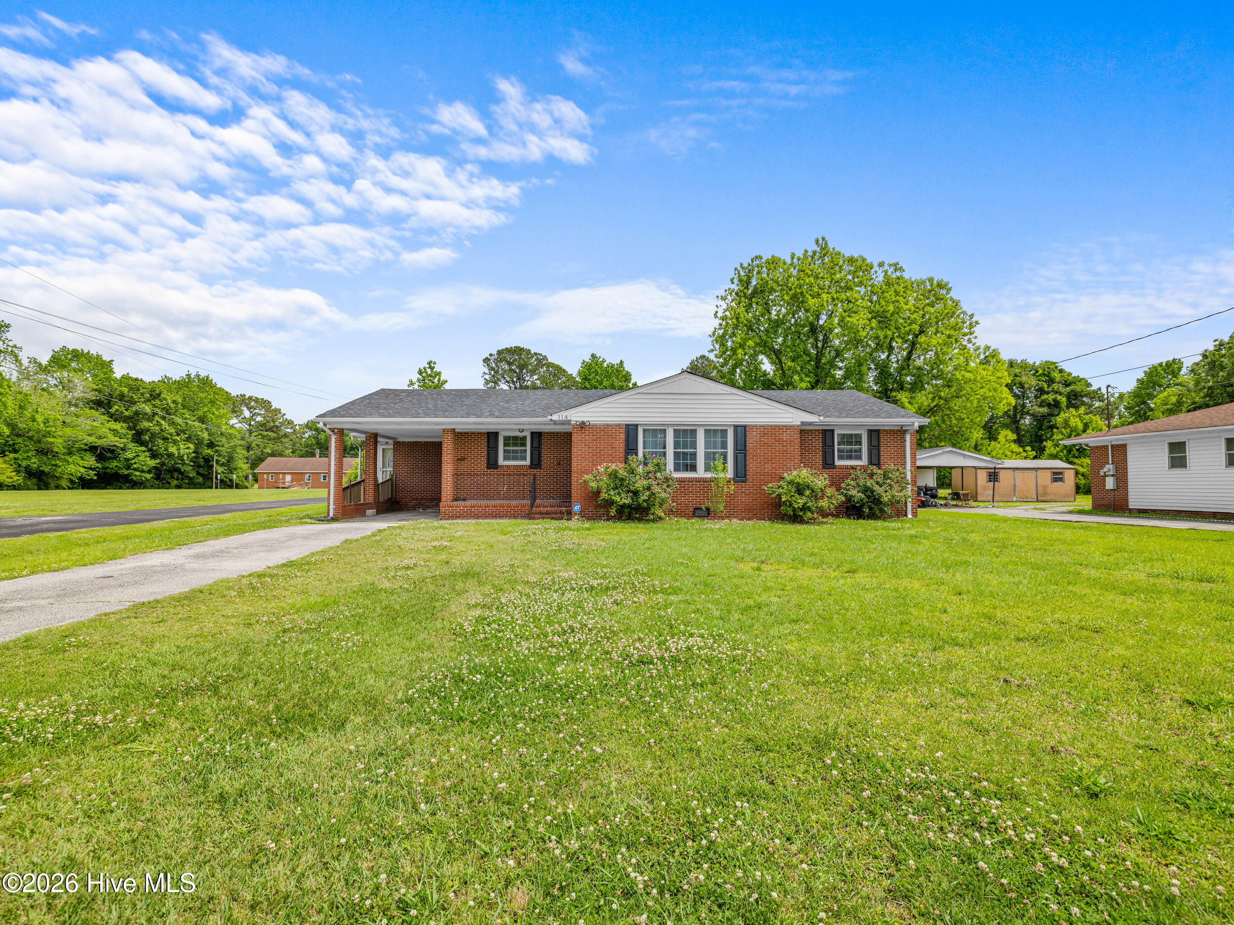 114 Country Club Road Jacksonville, NC 28546 - Photo 1 of 43 Front
