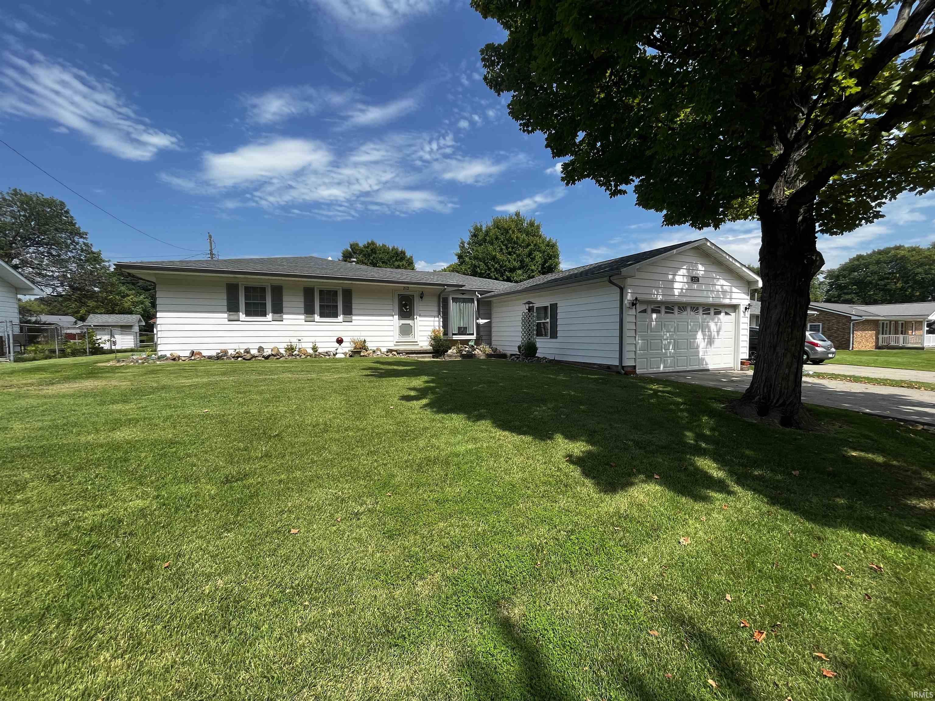 212 Bentley Road Vincennes, IN 47591 - Photo 2 of 26 Gallery Image 2