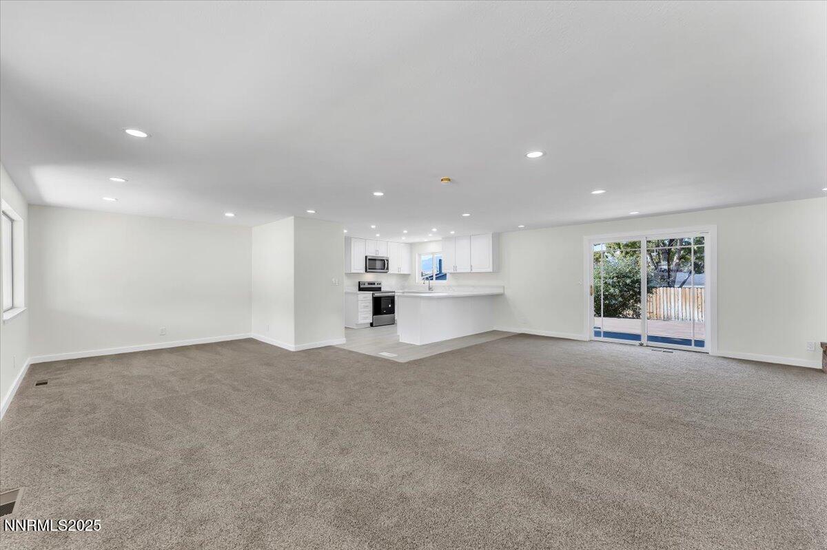 6815 Prestwick Circle Reno, NV 89502 - Photo 8 of 23 06-6815 Prestwick Cir Reno NV 89502 (13