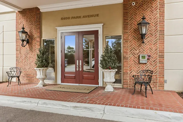 $1,900 | 5400 Park Avenue, Unit 306, Memphis, TN 38119