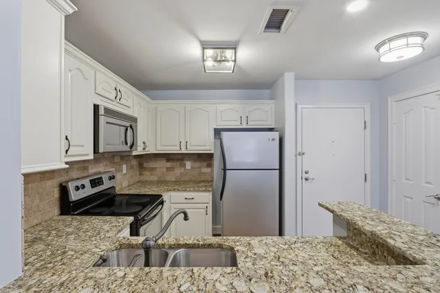 $1,900 | 5400 Park Avenue, Unit 306, Memphis, TN 38119