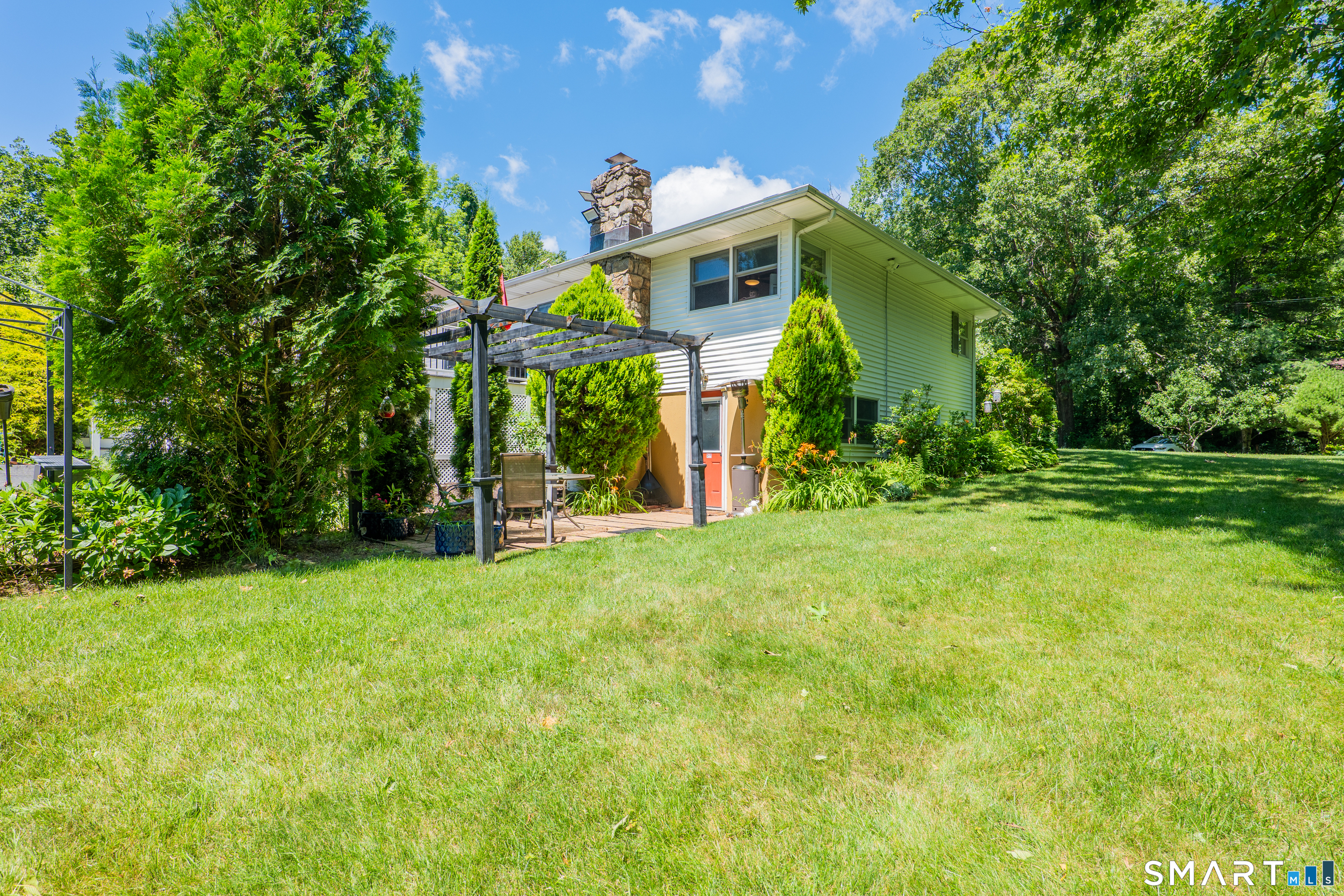 15 Farrell Road Newtown, CT 06470 - Photo 20 of 40