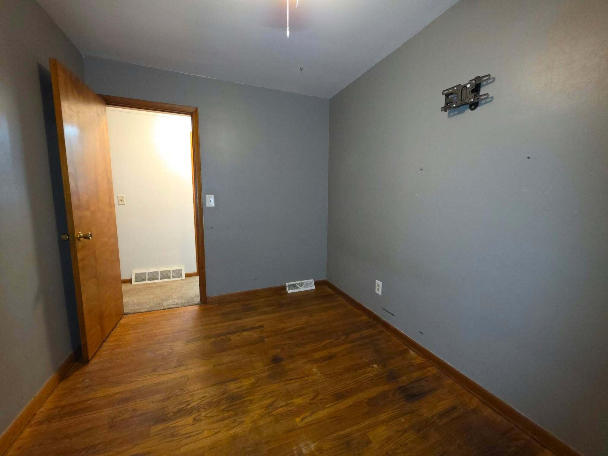 6261 Dixon Road Monroe, MI 48161 - Photo 11 of 29 Gallery Image 11