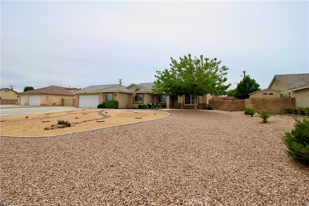 21243 Nisqually Road Apple Valley, CA 92308 - Photo 4 of 31