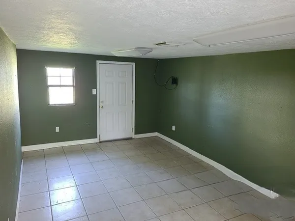 $118,000 | 21788 Interstate 10, Vidor, TX 77662