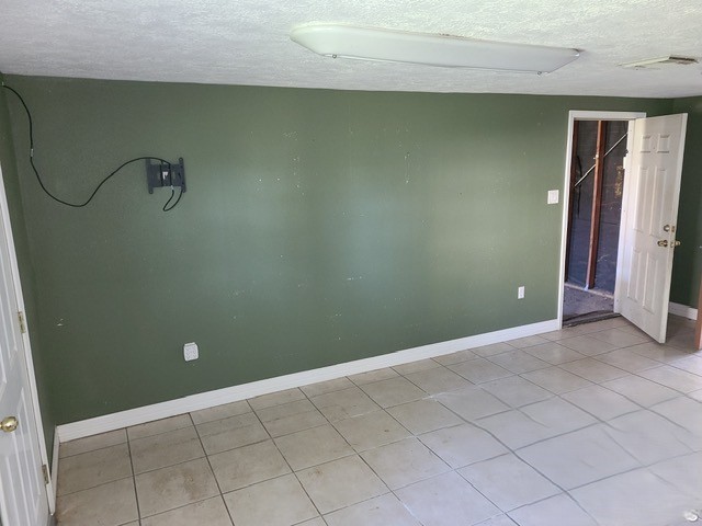 21788 Interstate 10 Vidor, TX 77662 - Photo 6 of 14 a view of a room with rack on the wall
