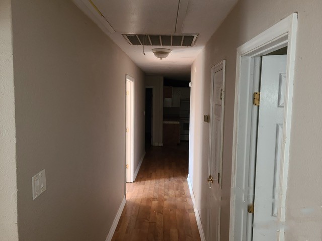 21788 Interstate 10 Vidor, TX 77662 - Photo 10 of 14 a view of a hallway with a hallway