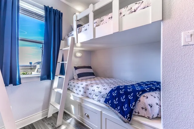 $525,000 | 13111 Buccaneer Parkway, Freeport, TX 77541