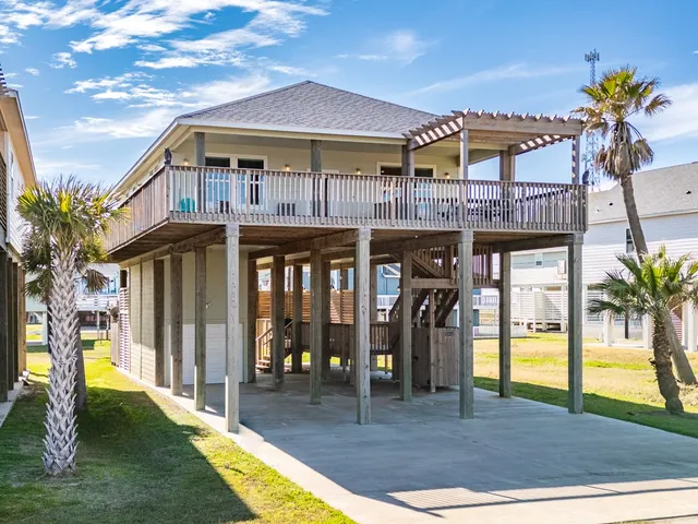 $525,000 | 13111 Buccaneer Parkway, Freeport, TX 77541