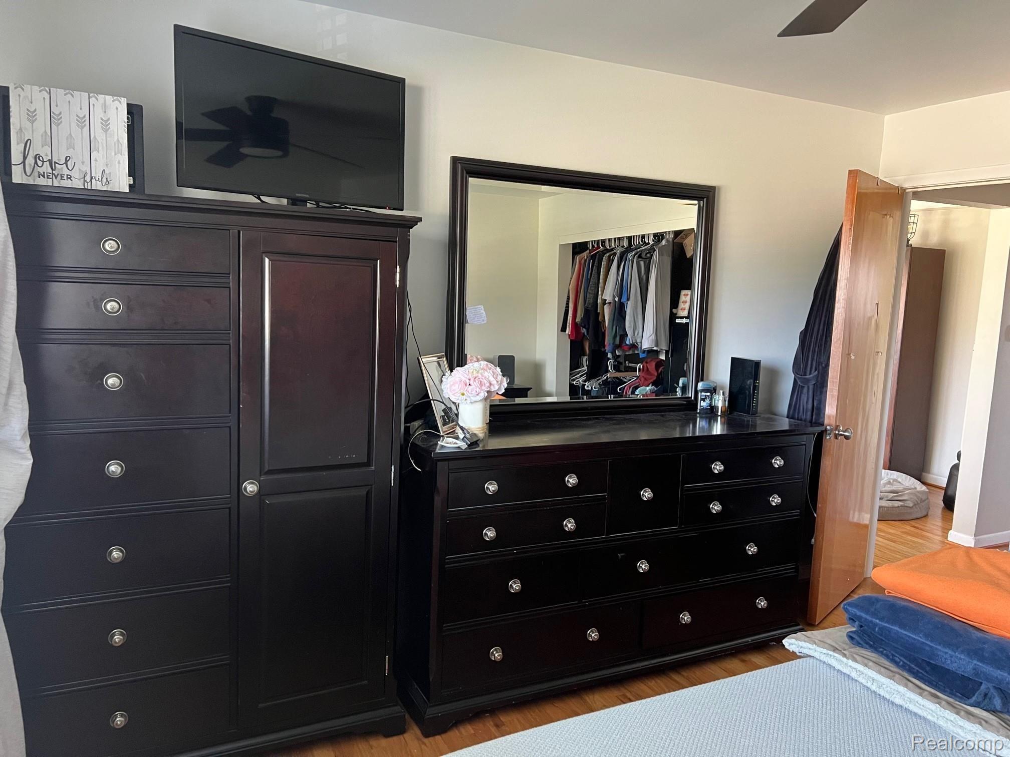 17739 Winsome Road Fraser, MI 48026 - Photo 12 of 23 image_7.jpg