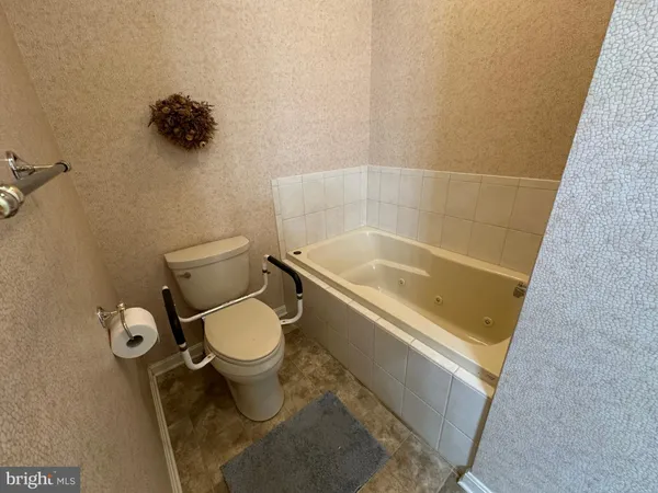 $369,900 | 1846 Meridian Drive, Hagerstown, MD 21742
