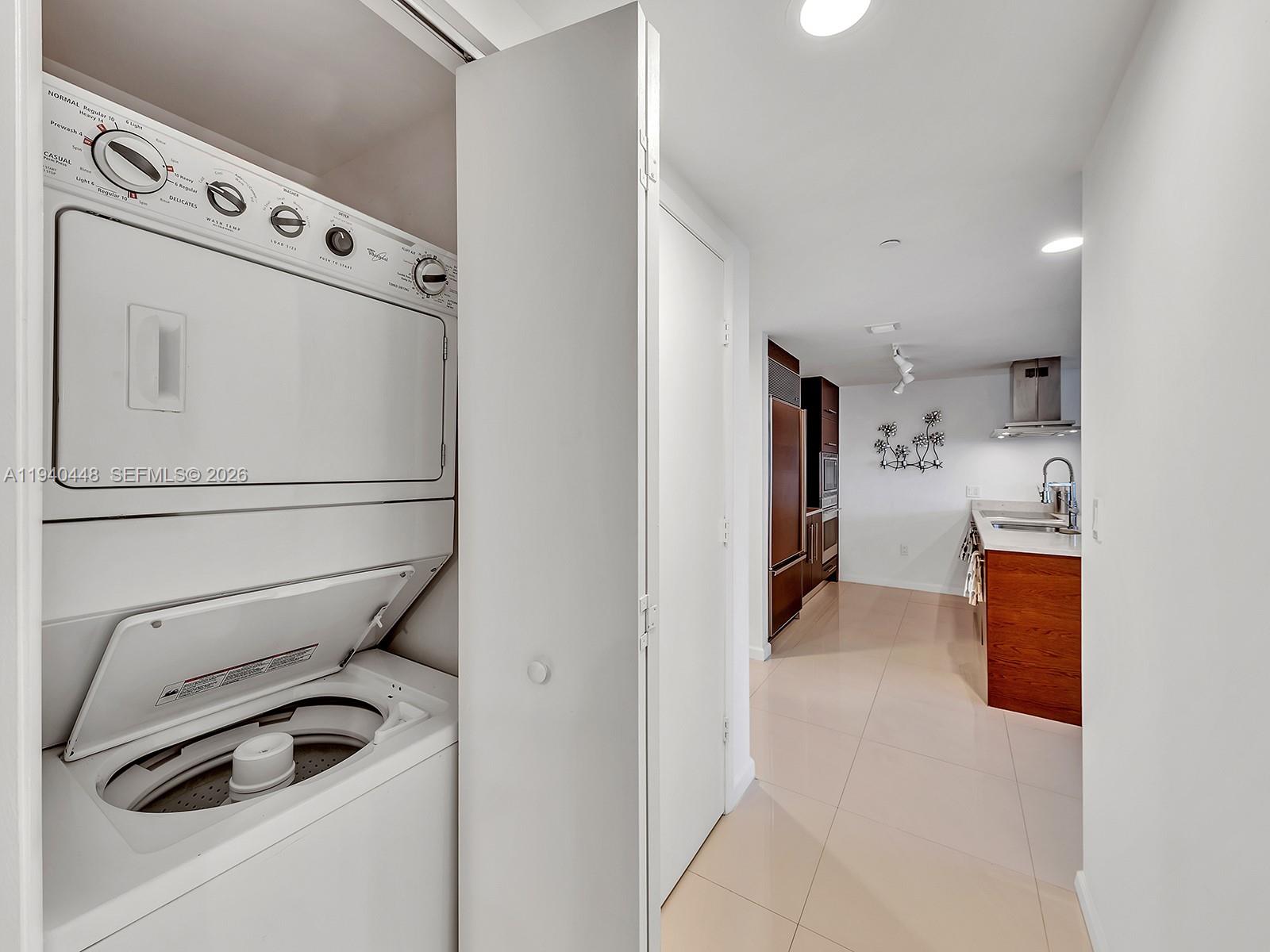 495 Brickell Avenue, Unit 1007 Miami, FL 33131 - Photo 26 of 36