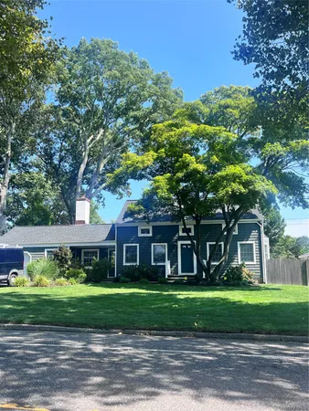 $979,000 | 75 Eatons Neck Road, Northport, NY 11768