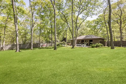 $750,000 | 13 Bittersweet Avenue, Hampton Bays, NY 11946