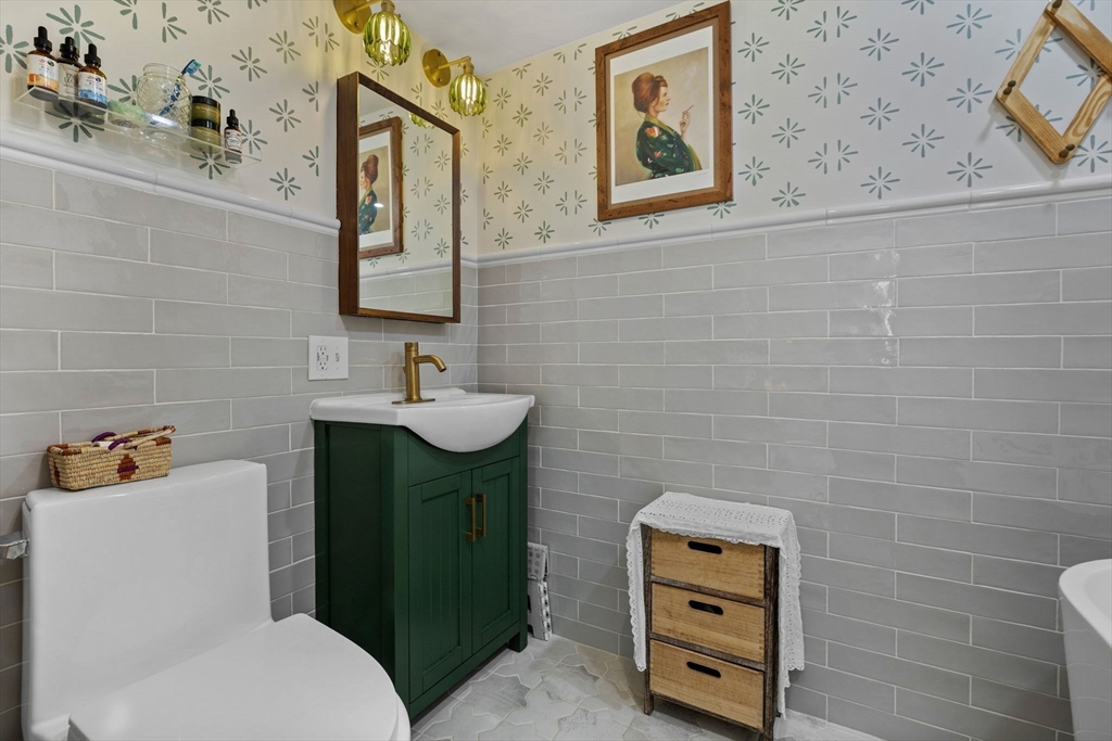 72-74 Butler Street, Unit 2 Salem, MA 01970 - Photo 24 of 42