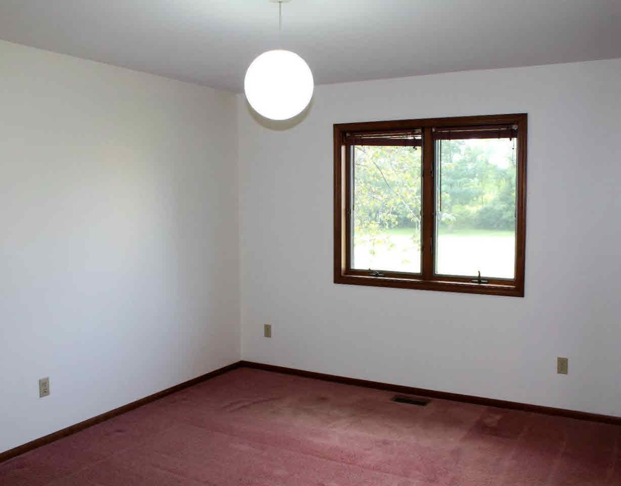 7421 Beecher Road Flint, MI 48532 - Photo 17 of 28 21355912-16.JPG