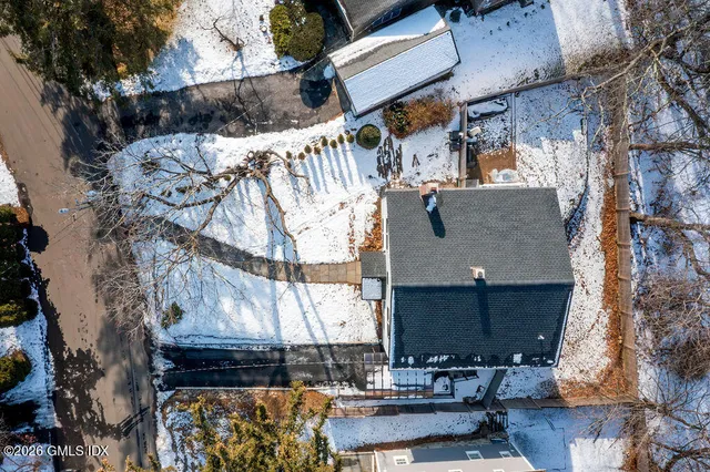 $2,195,000 | 17 Maple Drive, Old Greenwich, CT 06870