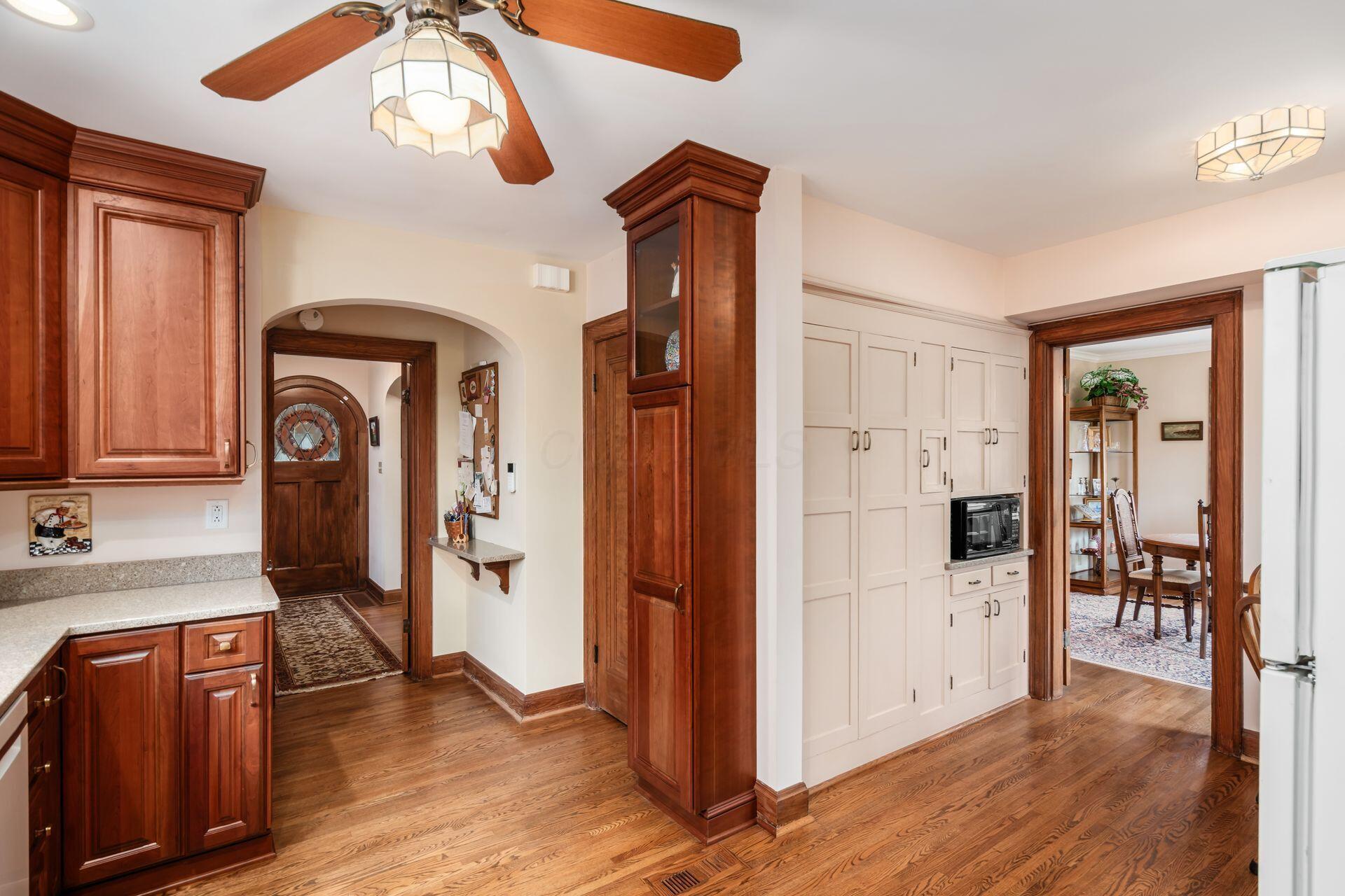 228 South Ardmore Road Columbus, OH 43209 - Photo 17 of 61 Kitchen