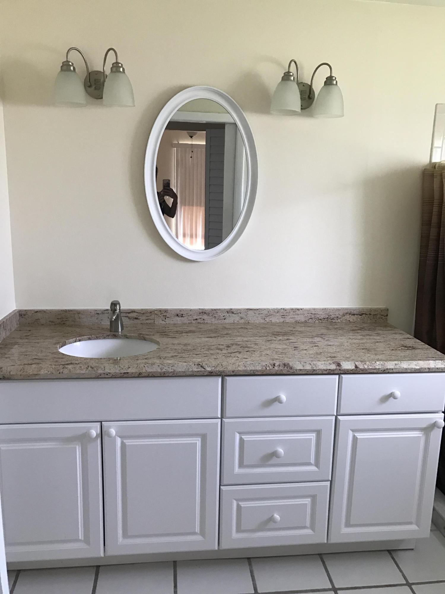 72 Maplecrest Circle Jupiter, FL 33458 - Photo 7 of 22 Master Bath