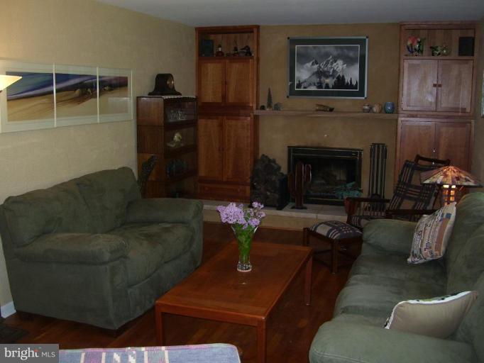 1613 Exeter Road Westminster, MD 21157 - Photo 12 of 15 Living Room