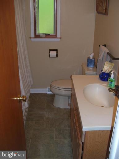 1613 Exeter Road Westminster, MD 21157 - Photo 14 of 15 Bath #1