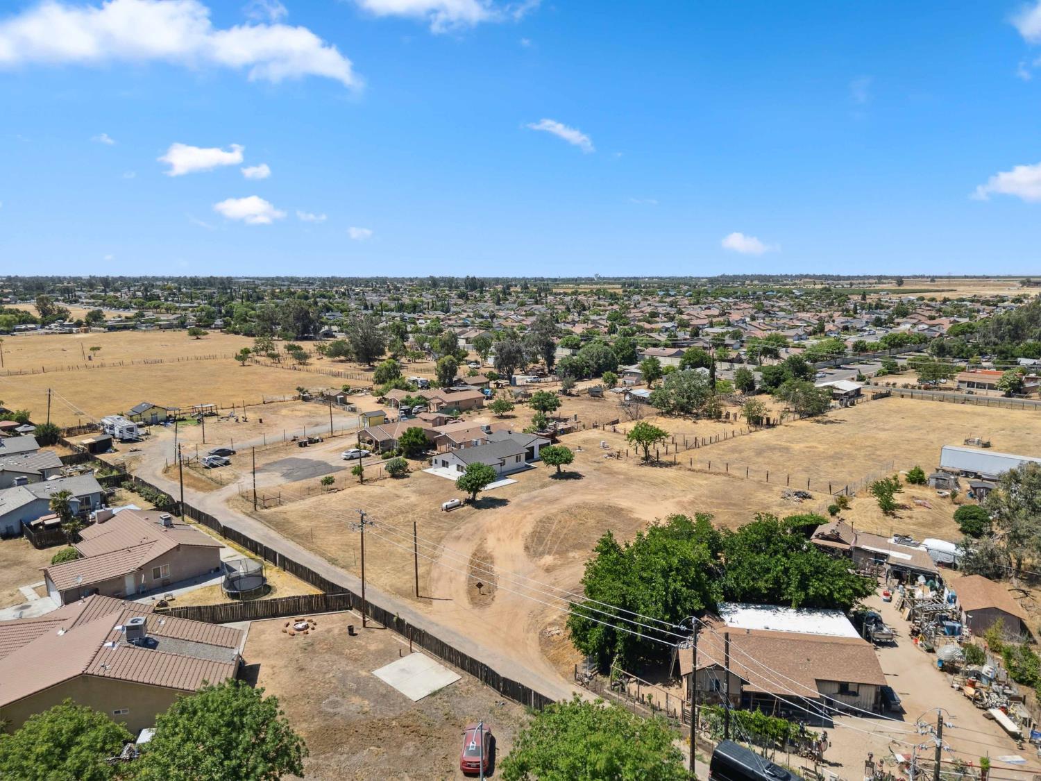 27747 Echo Road Madera, CA 93638 - Photo 26 of 38 a view of a city