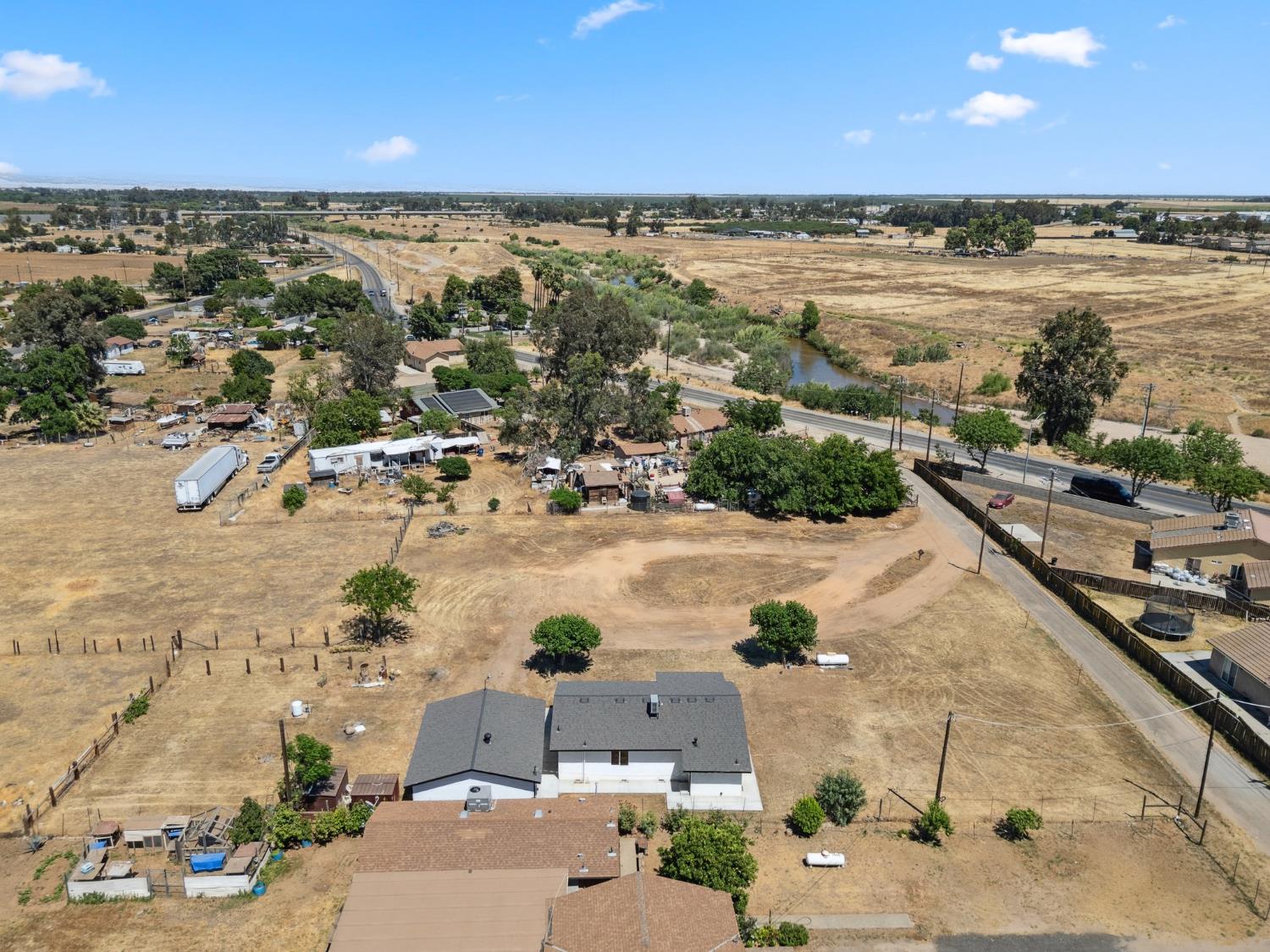 27747 Echo Road Madera, CA 93638 - Photo 34 of 38 a view of a city