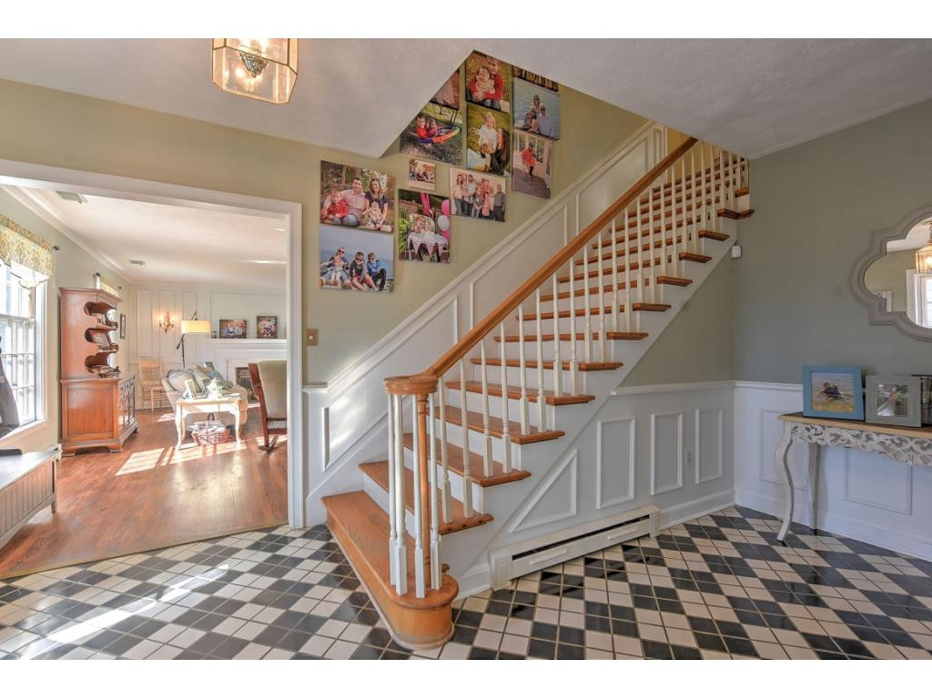 105 Lick Meadow Road Bristol, TN 37620 - Photo 3 of 36 Photo 3