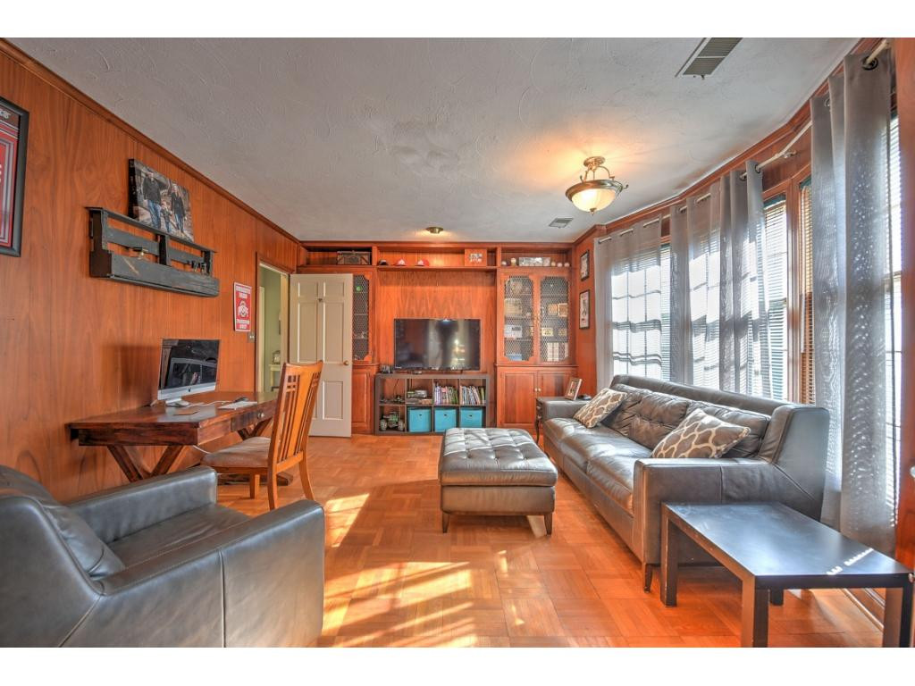 105 Lick Meadow Road Bristol, TN 37620 - Photo 6 of 36 Photo 6