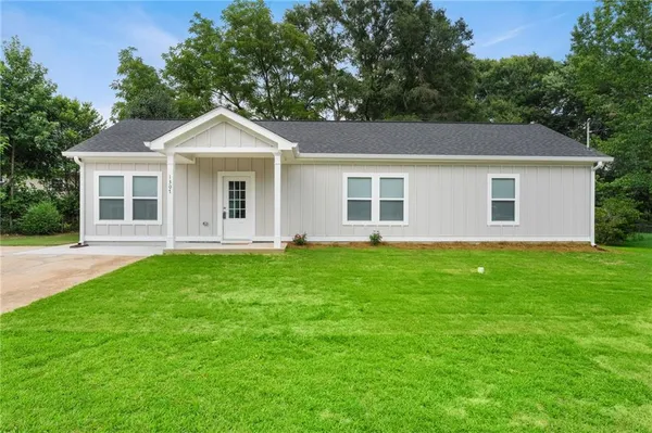 $299,000 | 1307 Cochise Circle, Austell, GA 30168