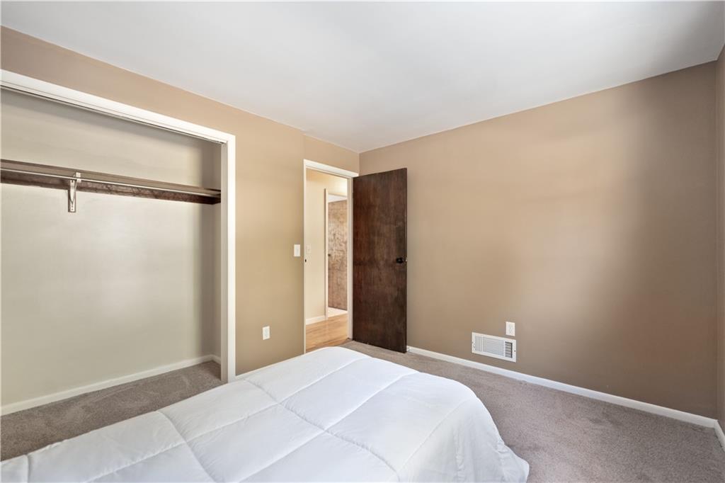 1370 Parkway Road Pittsburgh, PA 15237 - Photo 17 of 27 Gallery Image 17