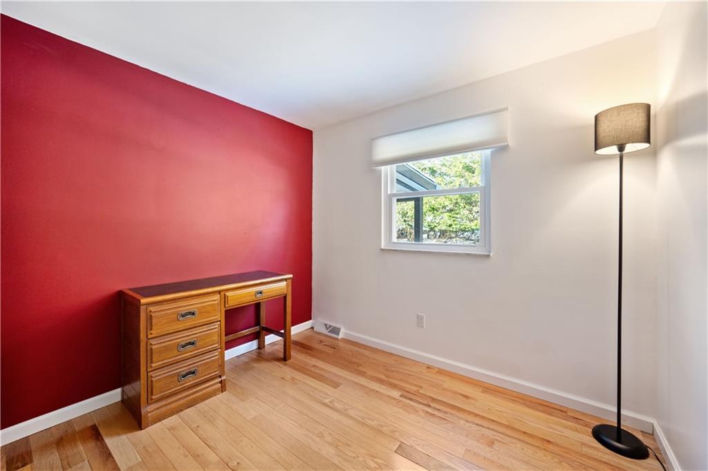 1370 Parkway Road Pittsburgh, PA 15237 - Photo 18 of 27 Gallery Image 18