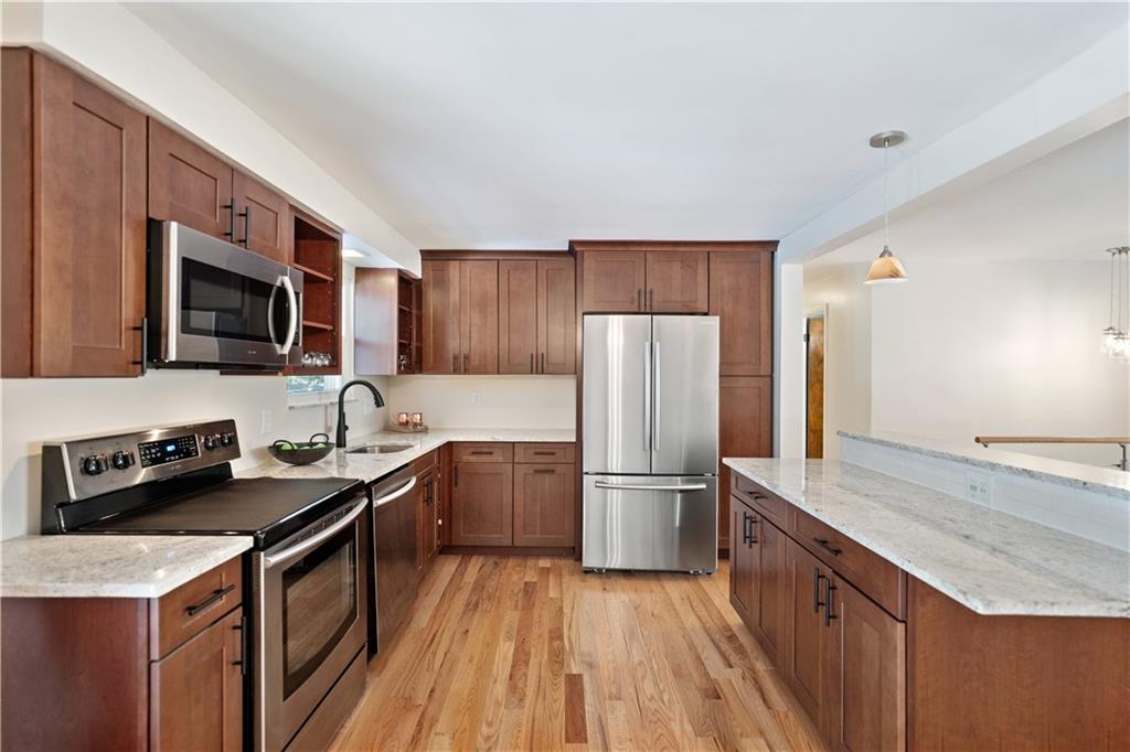 1370 Parkway Road Pittsburgh, PA 15237 - Photo 3 of 27 Gallery Image 3