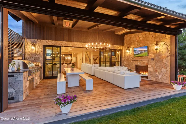 $4,990,000 | 6431 Settlers Pond Court, Harrison, ID 83833