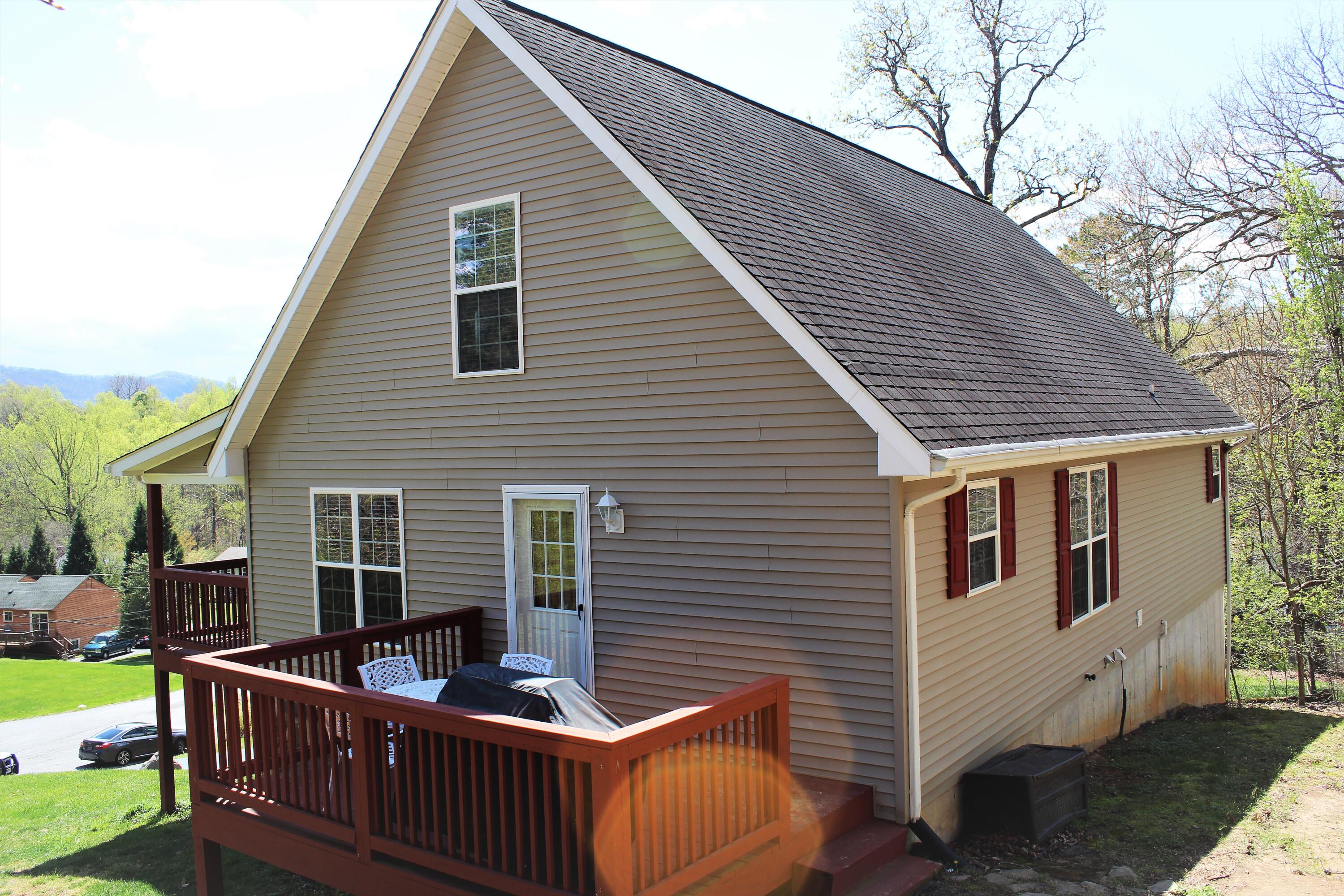 37 Spruce Circle Blue Ridge, VA 24064 - Photo 14 of 58 IMG_7013