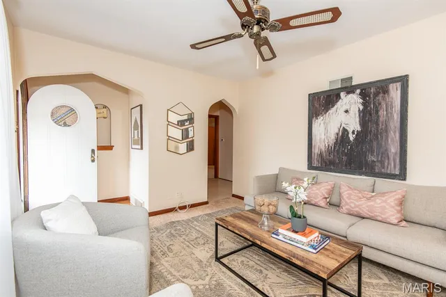 $189,900 | 709 Karlsruhe Place, St. Louis, MO 63125