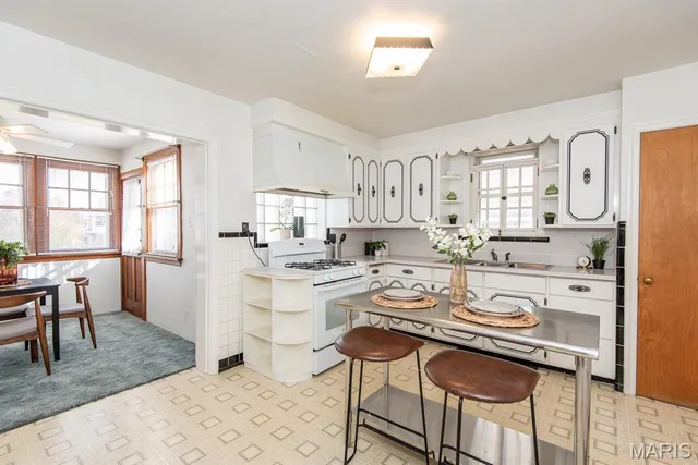 $189,900 | 709 Karlsruhe Place, St. Louis, MO 63125