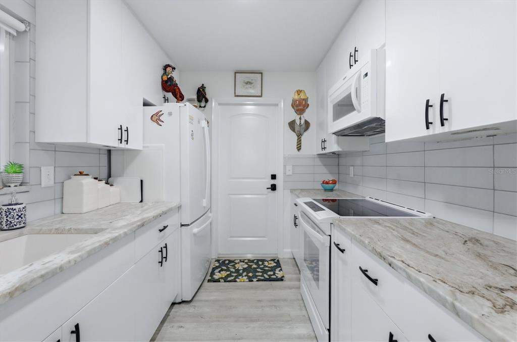 4452 Tortoise Road Venice, FL 34293 - Photo 19 of 38