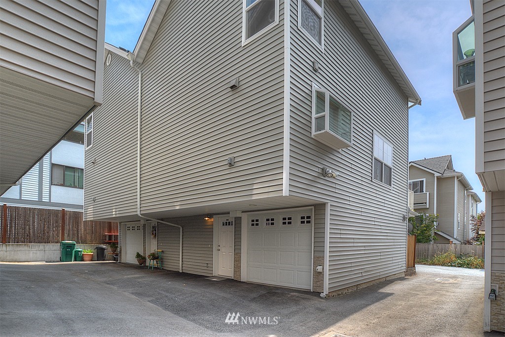 1139 North 94th Street, Unit A Seattle, WA 98103 - Photo 1 of 14