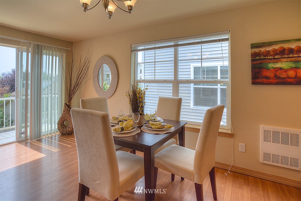 1139 North 94th Street, Unit A Seattle, WA 98103 - Photo 4 of 14
