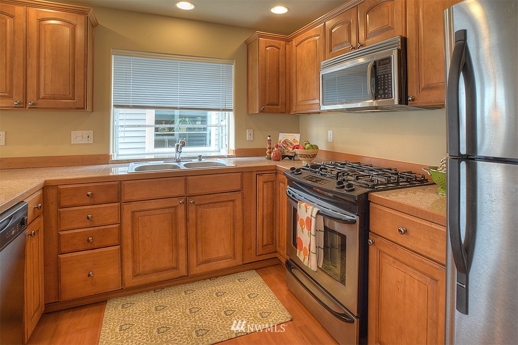 1139 North 94th Street, Unit A Seattle, WA 98103 - Photo 5 of 14