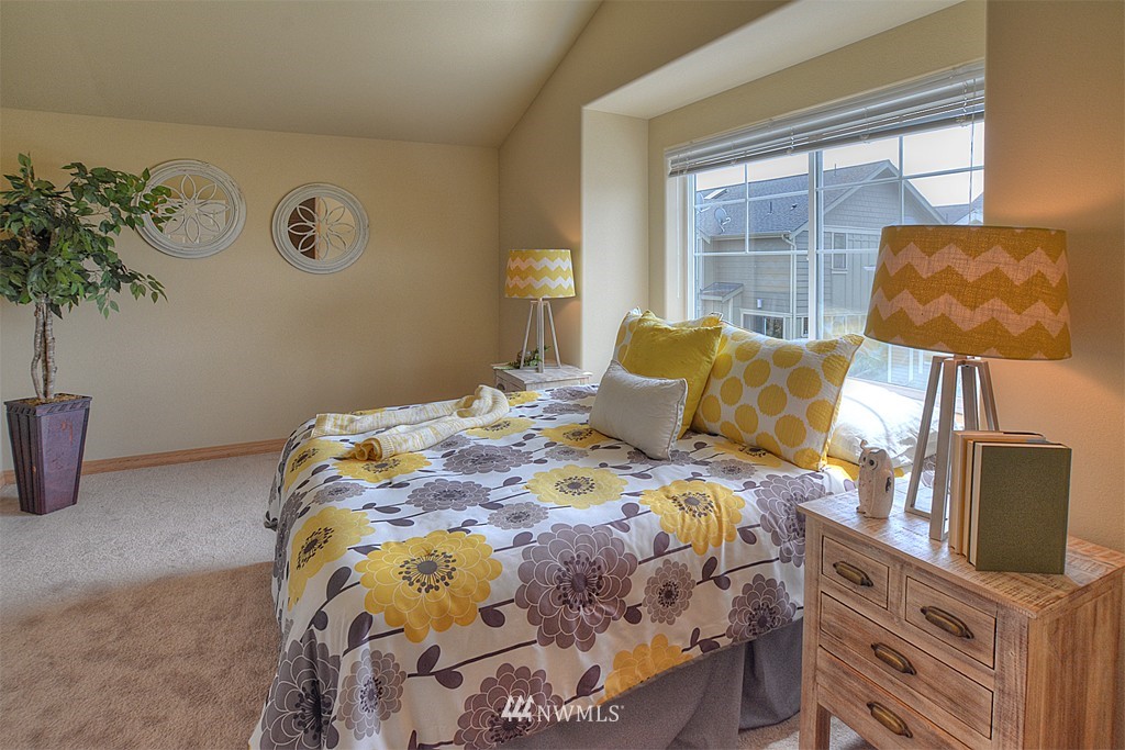 1139 North 94th Street, Unit A Seattle, WA 98103 - Photo 6 of 14