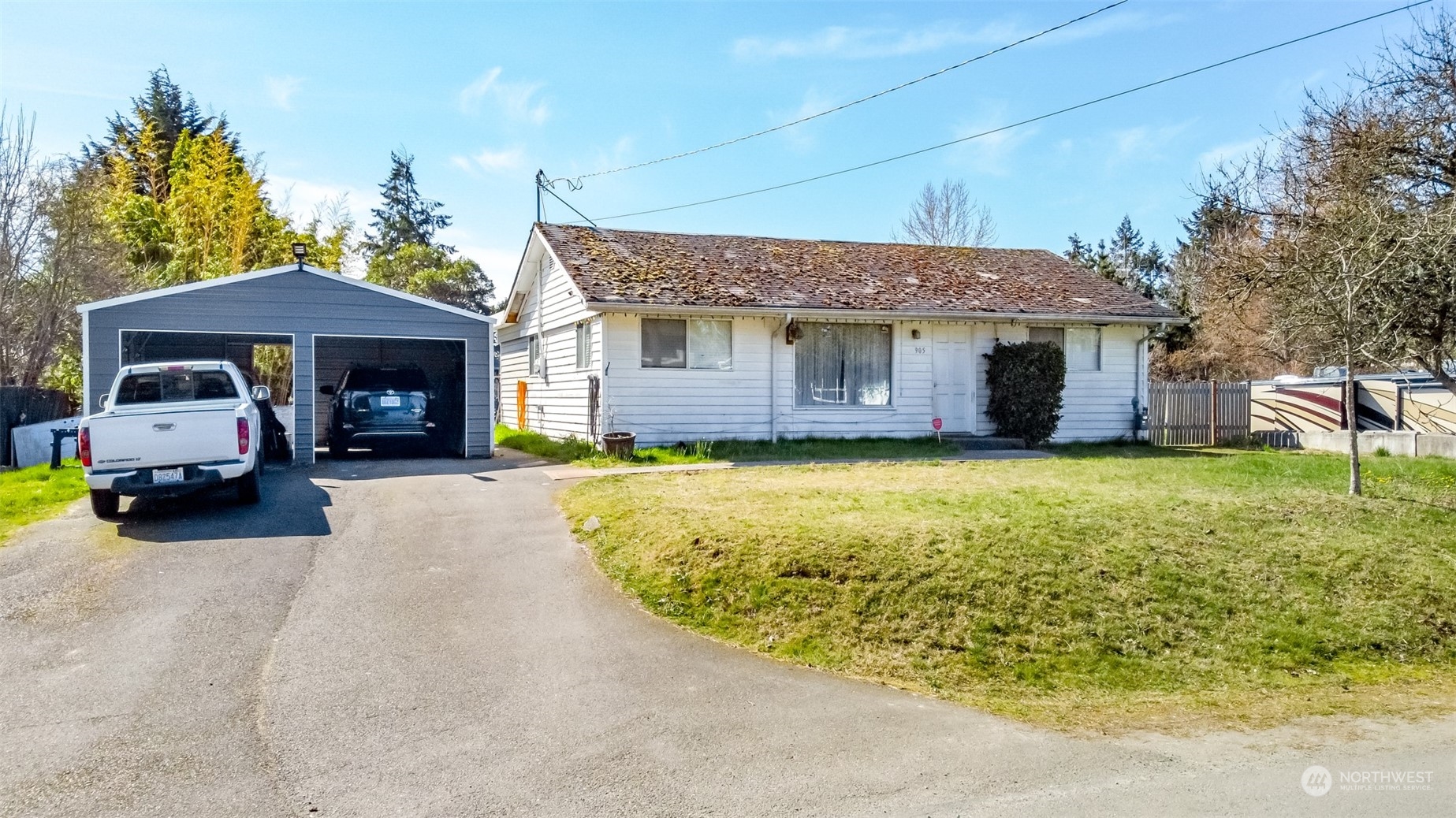 905 Southwest 106th Street Seattle, WA 98146 - Photo 1 of 37 Gallery Image 1