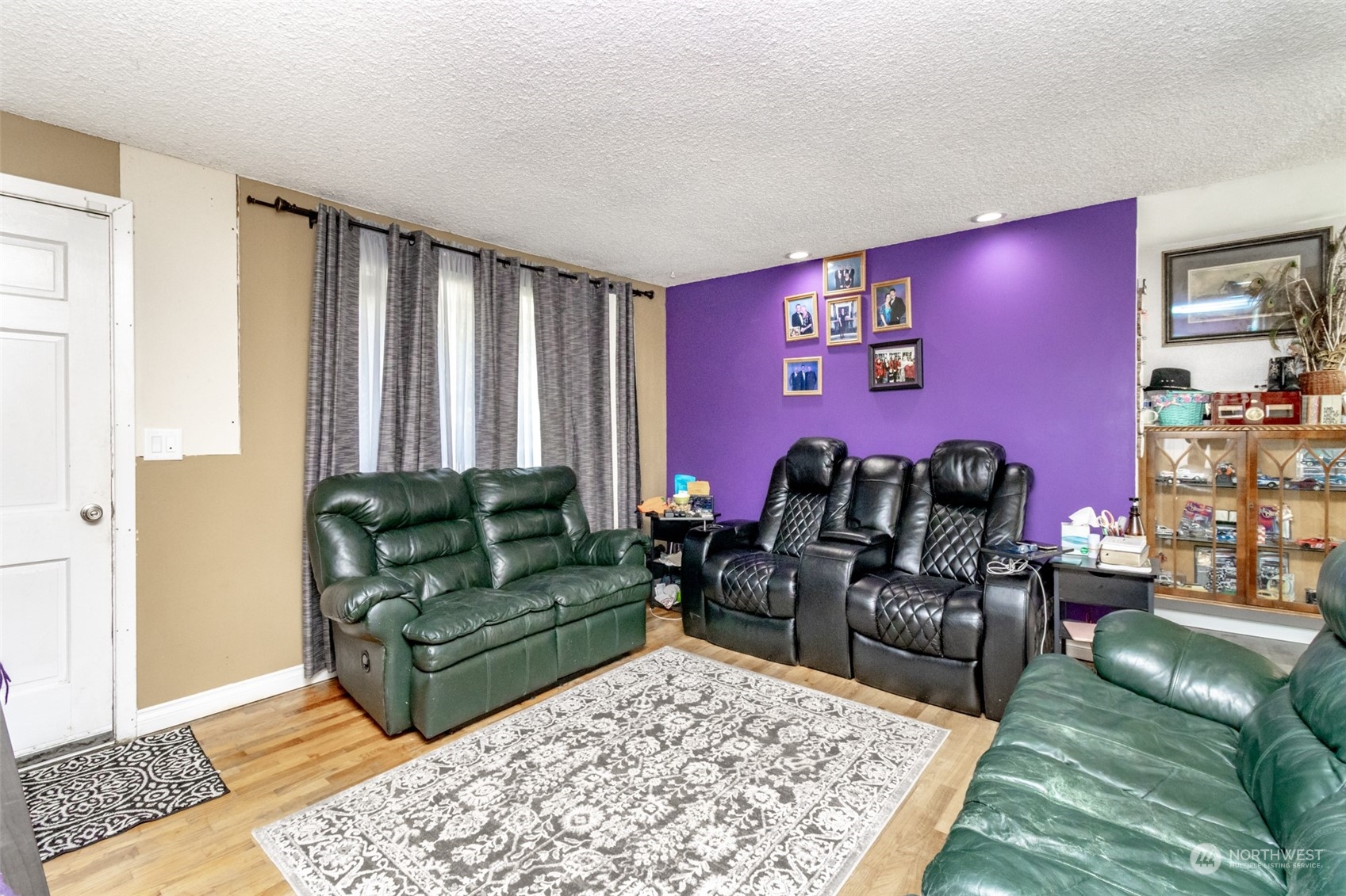 905 Southwest 106th Street Seattle, WA 98146 - Photo 6 of 37 Gallery Image 6