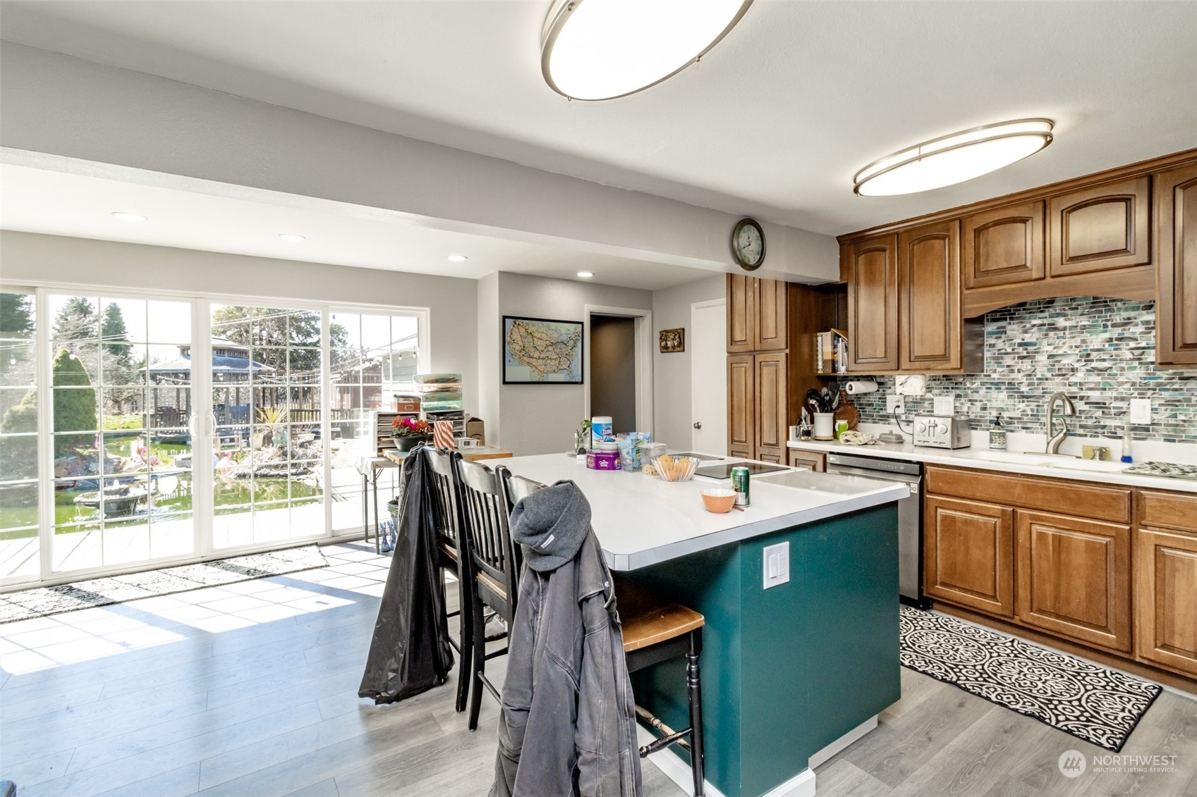 905 Southwest 106th Street Seattle, WA 98146 - Photo 10 of 37 Gallery Image 10