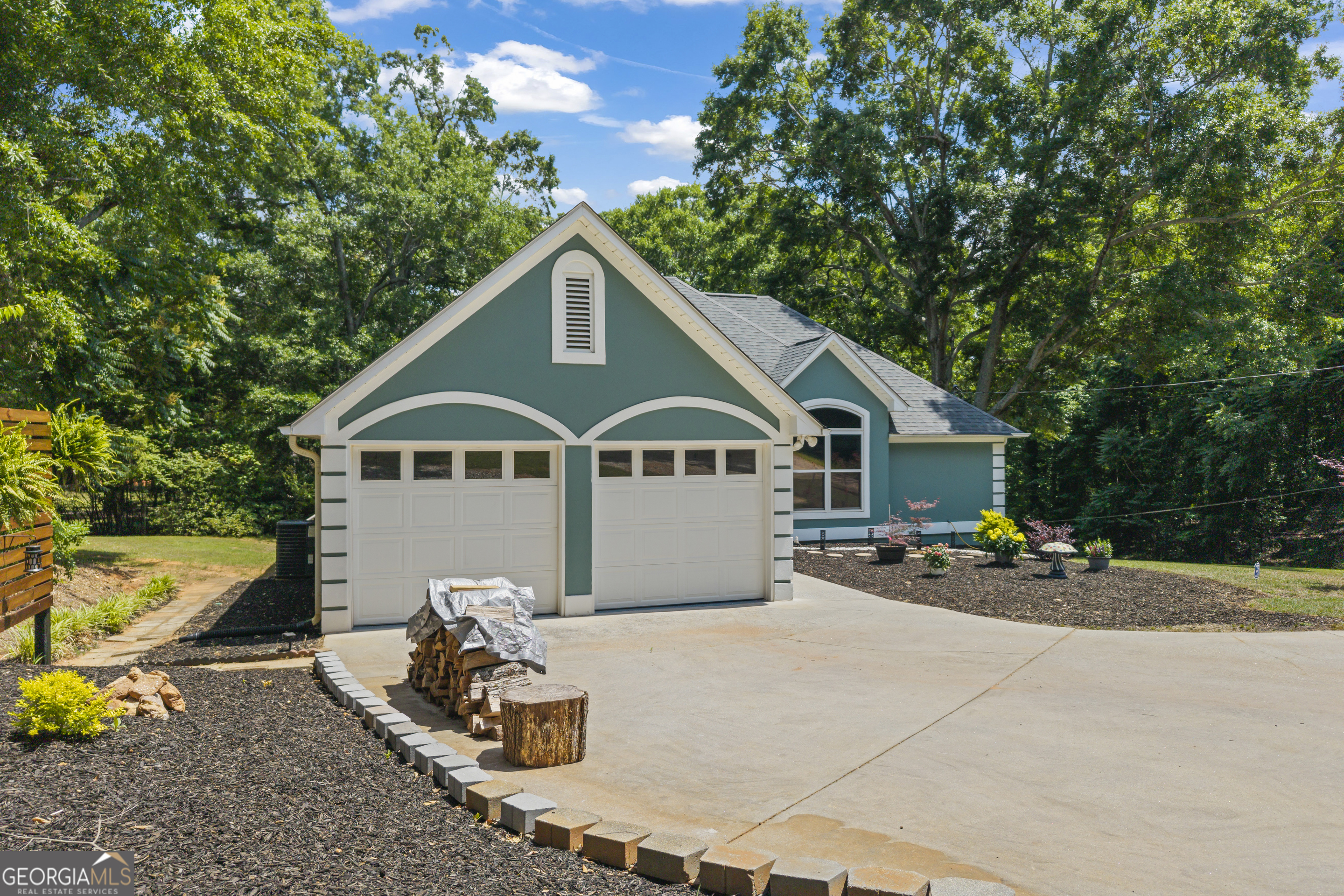 546 Old Beacon Light Road Hartwell, GA 30643 - Photo 8 of 59