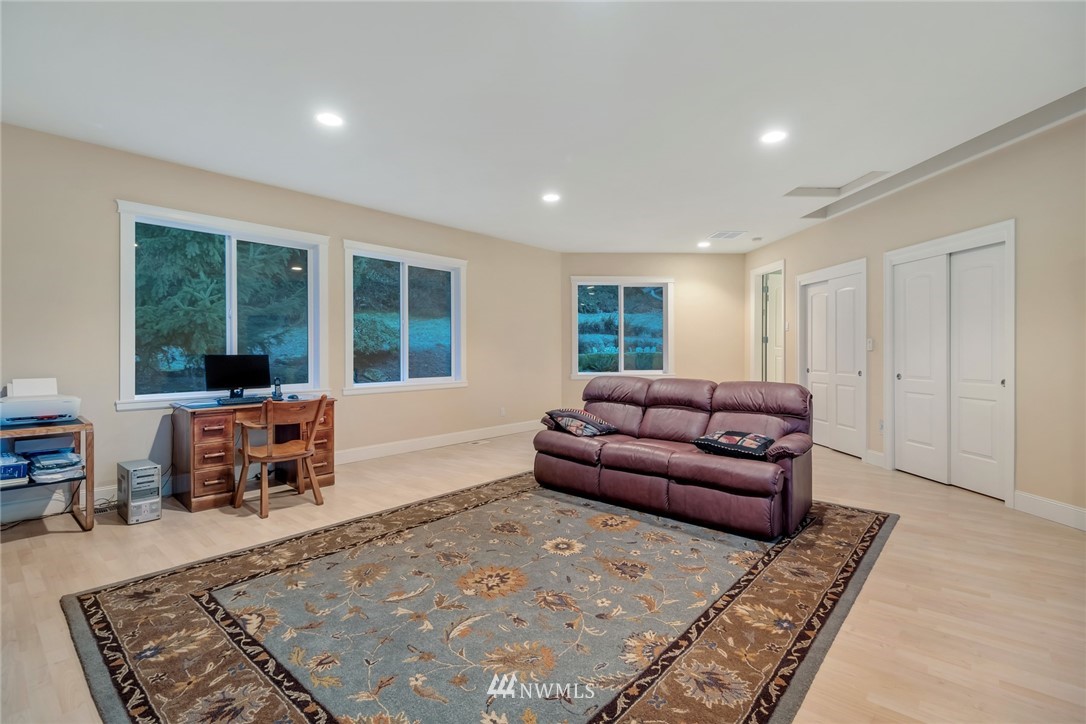 18529 Southeast 174th Way Renton, WA 98058 - Photo 33 of 40 Gallery Image 33