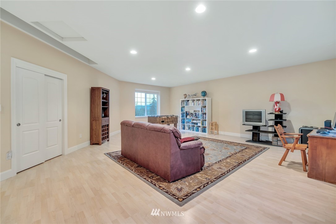 18529 Southeast 174th Way Renton, WA 98058 - Photo 34 of 40 Gallery Image 34