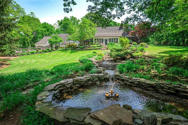 $1,250,000 | 703 Pfeiffer Road, Evansville, IN 47711