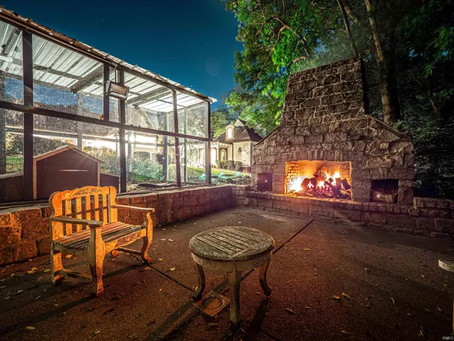 $1,250,000 | 703 Pfeiffer Road, Evansville, IN 47711